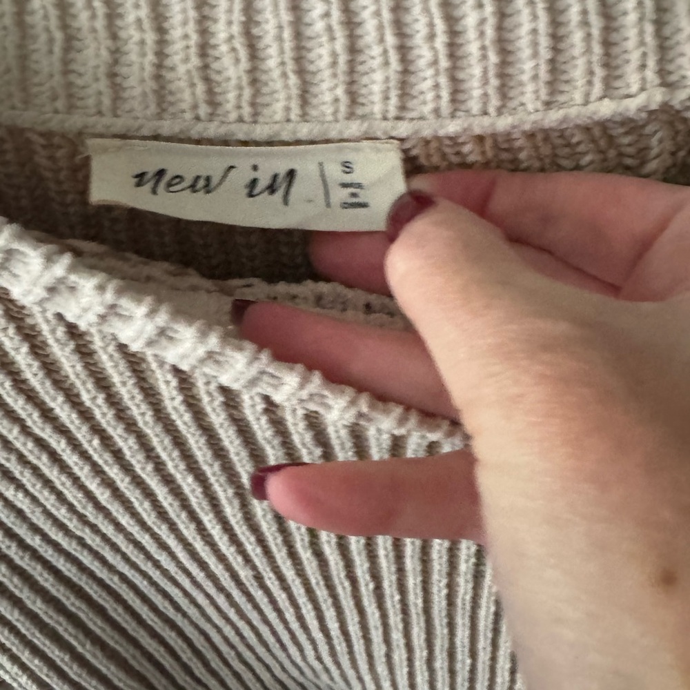 Boutique tan sweater in a size small - Picture 4 of 4